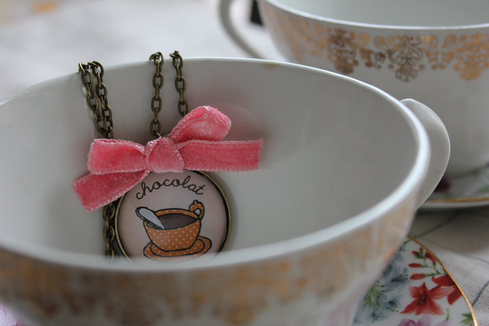 Chocolat Pendant on Luulla